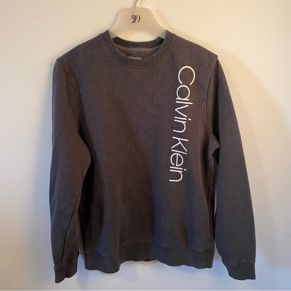 Calvin Klein crewneck! - Picture 1 of 4